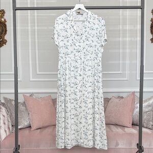 NWOT FLORAL  White Dress SIZE LARGE button down dress